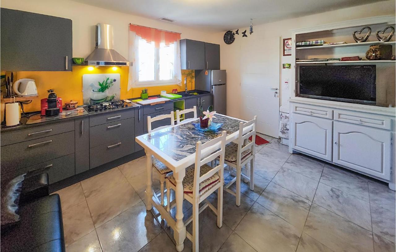 1 Bedroom Gorgeous Home In Capestang Eksteriør bilde